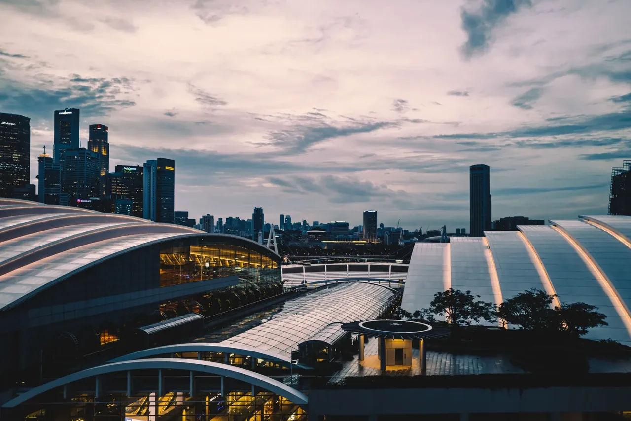 Aluminium cladding on commercial and office buildings