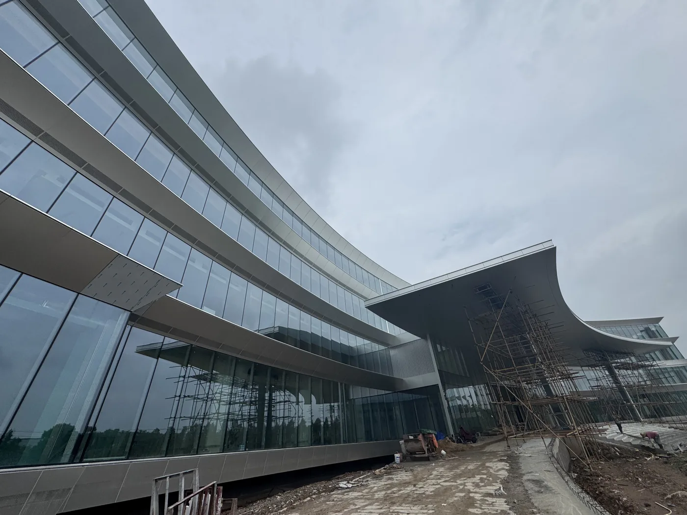 Wave-shaped public building facade